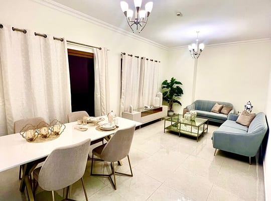 شقة غرفة وصالة جاهزة مع اقساط 4 سنوات بعد الاستلام في دبي