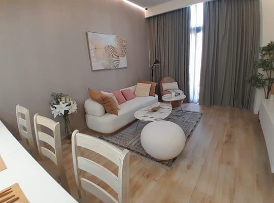 شقة مميزة غرفة وصالة في أفضل موقع ب Jvc في دبي